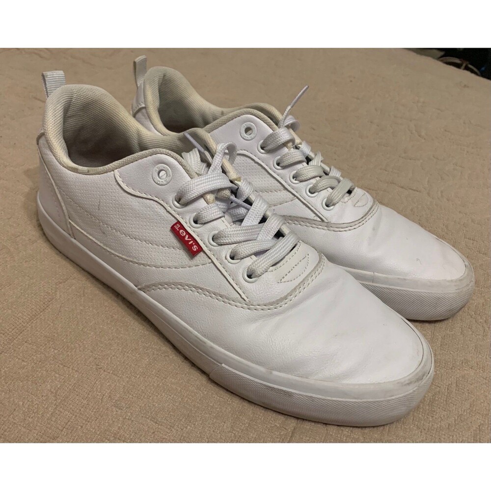 Men’s Levi’s white leather shoes, 9.5US